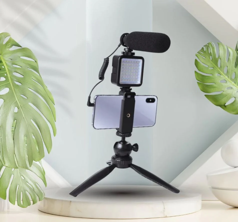 IMPORTED HIGH QUALITY SMARTPHONE VLOGGING KIT WITH TRIPOD AND LIGHT RS 2999 - Image 2