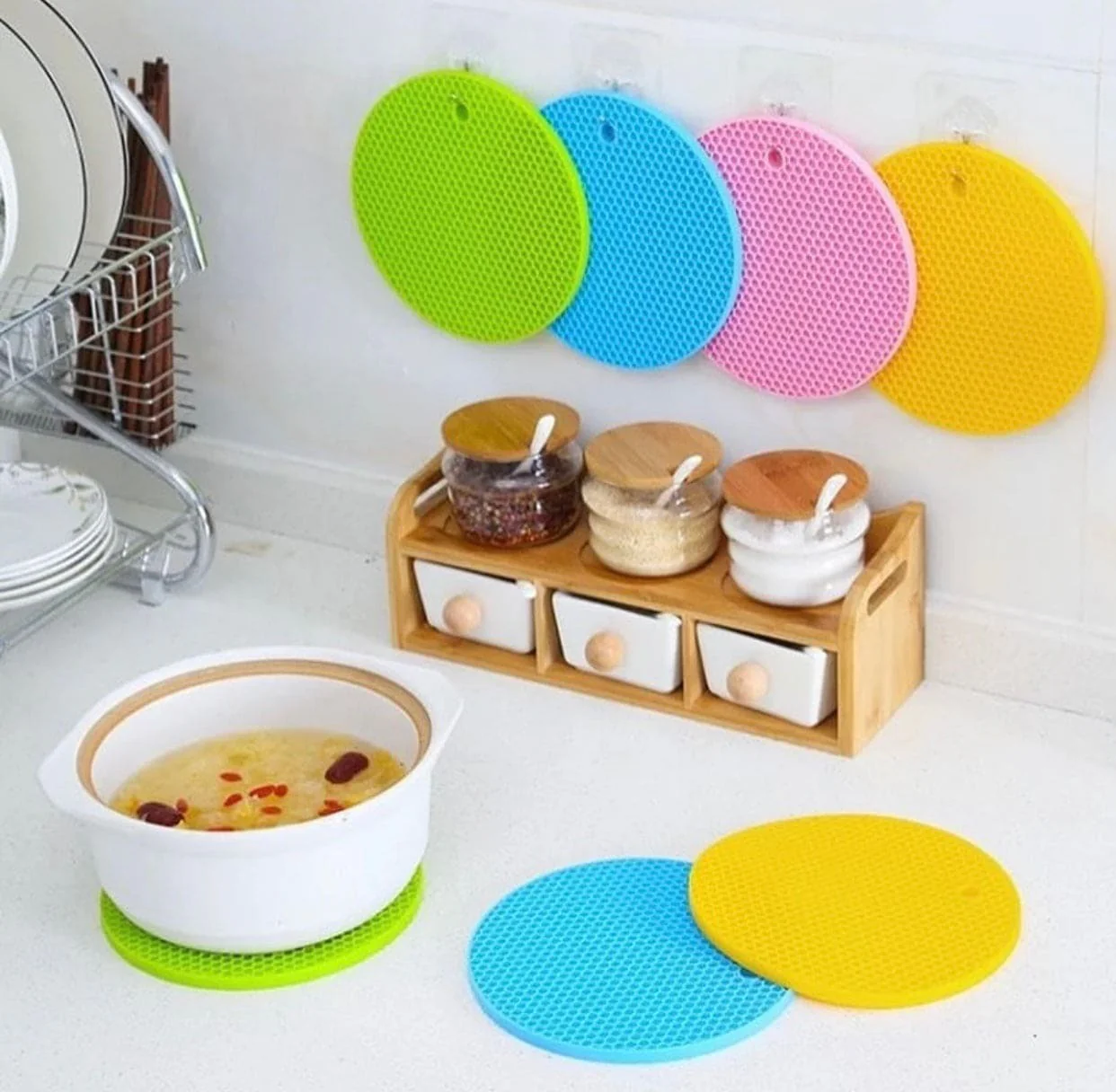 (Pack of 2) Silicone Rubber Heat Resistant Non Slip High Temperature Easy To Clean Table Mats with Hanging Hole For Pots - Image 11