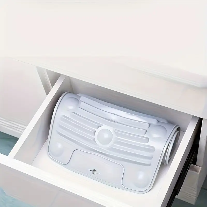Portable Silicone Non Slip Foldable Laundry Pad Washboard Mat with Suction Cup For Home and Outdoor Use - Image 9