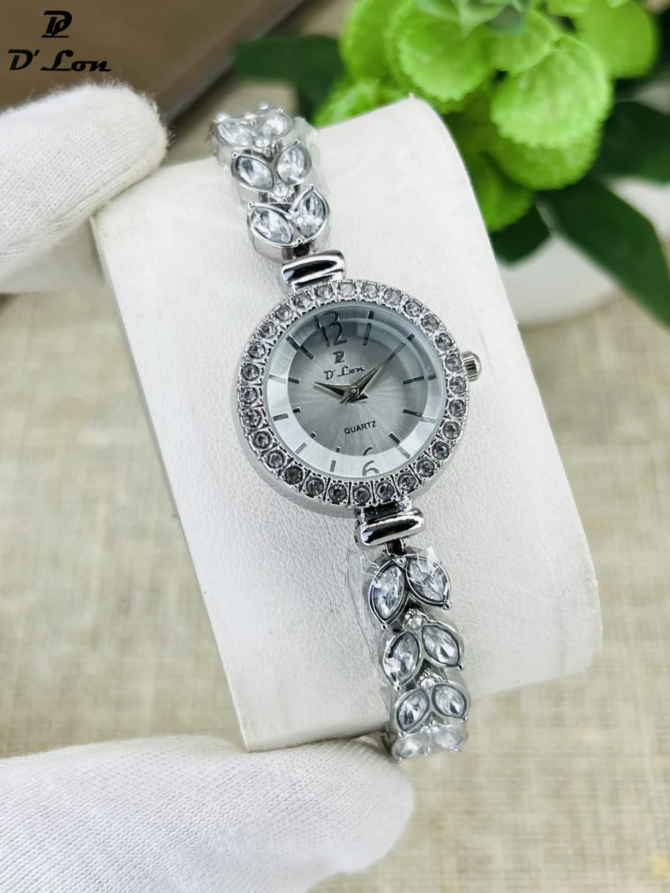 Women’s Luxury Bracelet Diamond Quartz Watch (Random Color Combo) - Image 2
